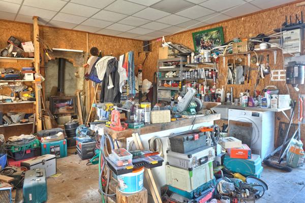 Guingamp (22200) Longère en pierre avec gîte et dépendances à 5 mn de Guingamp.