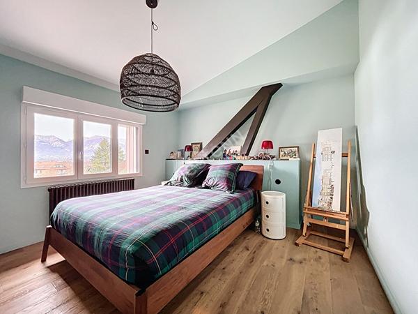 Duplex au coeur de Saint-Jorioz, 103 m² de confort entre lac et montagnes, cave et garage double