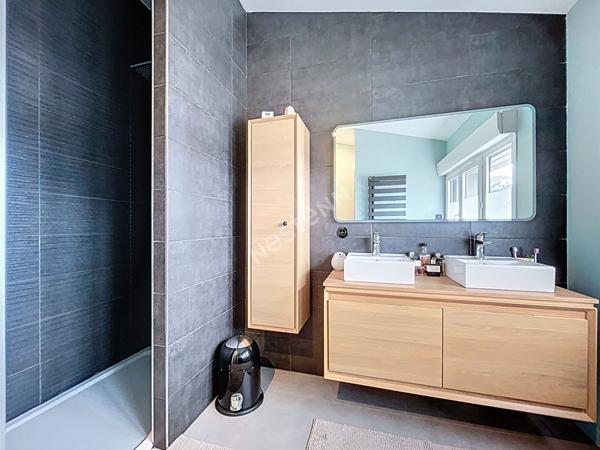 Duplex au coeur de Saint-Jorioz, 103 m² de confort entre lac et montagnes, cave et garage double