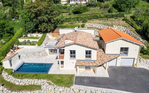 Maison à vendre    8 pièces • 280 m2 Lacroix-Falgarde