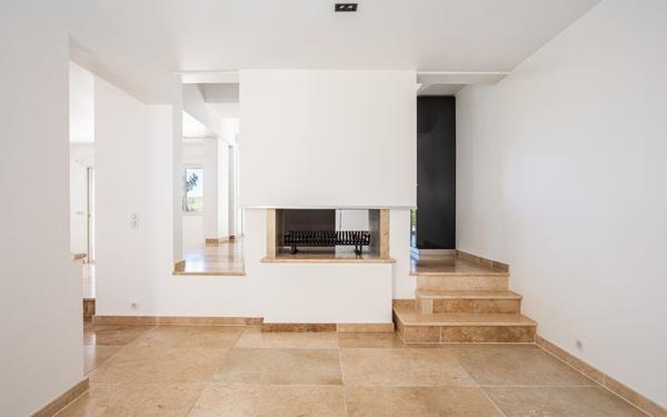 Maison à vendre    8 pièces • 280 m2 Lacroix-Falgarde