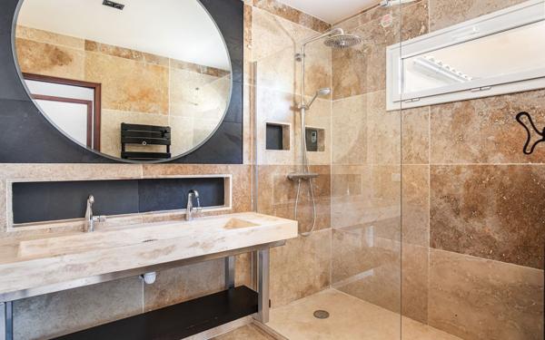 Maison à vendre    8 pièces • 280 m2 Lacroix-Falgarde