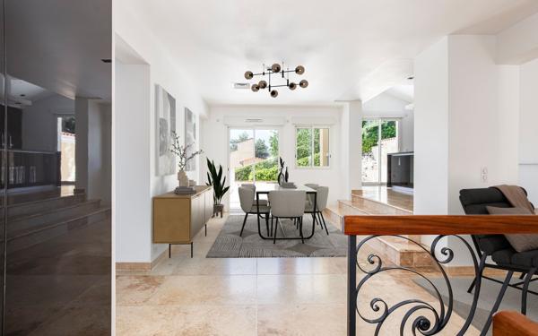 Maison à vendre    8 pièces • 280 m2 Lacroix-Falgarde