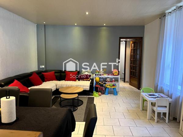 MAISON JUMELEE 110M2 AVEC GARAGE ;JARDIN; TERRASSES ET CABANON AU CALME PROCHE FRONTIERE