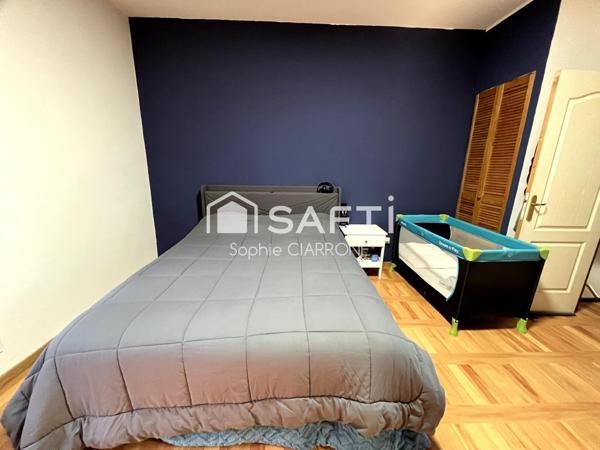 MAISON JUMELEE 110M2 AVEC GARAGE ;JARDIN; TERRASSES ET CABANON AU CALME PROCHE FRONTIERE