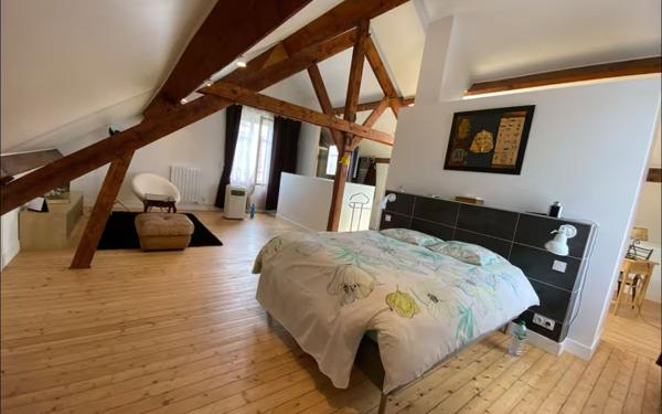 Maison à vendre    6 pièces • 157,72 m2 Champigny-sur-Marne