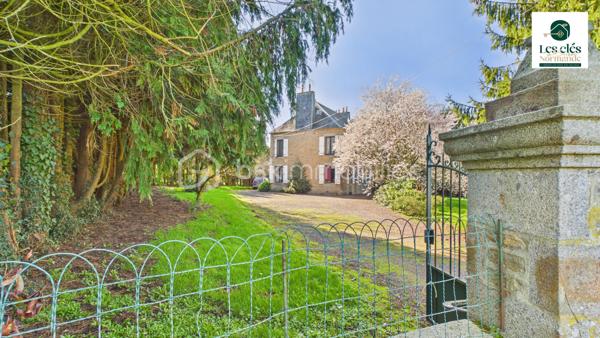 UNE MAISON BOURGEOISE, CINQ CHAMBRES, UN PARC DE PLUS DE 4 000 M²… ET ENCORE DU POTENTIEL !

Marie Morand – Les Clés de la Suisse Normande, l’immobilier dans nos Racines par BSK, vous présente cette élégante maison bourgeoise nichée dans un environnement verdoyant, à seulement 15 minutes des commerces et services de Thury-Harcourt – Le Hom et de Condé-sur-Noireau.

Ici, on retrouve ce que l’on aime dans les maisons de caractère : de beaux volumes, de l’espace pour toute la famille, un grand terrain et cette impression de respirer dès que l’on franchit le portail.

La maison offre surtout un véritable confort de vie avec la possibilité de vivre entièrement de plain-pied.

Au rez-de-chaussée, vous découvrirez un vaste salon lumineux et chaleureux, une cuisine aménagée et équipée, une chambre, une salle d’eau ainsi que des WC indépendants.

À l’étage, un grand palier dessert quatre chambres supplémentaires, une salle de bain et des WC. Chacun pourra donc disposer de son espace : chambres d’enfants, bureau, chambre d’amis, salle de jeux… à vous d’imaginer la suite.

Et si cinq chambres ne suffisaient pas, le grenier aménageable offre encore de belles possibilités : suite parentale, atelier, espace de télétravail ou pièce de loisirs.

À l’extérieur, la propriété s’étend sur un parc arboré de 4 370 m², suffisamment vaste pour profiter pleinement de la nature, recevoir, jardiner ou laisser les enfants courir, sans pour autant s’isoler complètement des commodités.

Une grande dépendance complète l’ensemble. Elle pourra accueillir vos véhicules, votre matériel, un atelier, du stockage ou accompagner un futur projet selon vos besoins.

Cette maison est faite pour vous si vous recherchez :

✨ Le charme et les volumes d’une maison bourgeoise
✨ Une véritable vie de plain-pied
✨ Cinq chambres et encore du potentiel
✨ Un parc arboré de plus de 4 000 m²
✨ Une grande dépendance
✨ Le calme de la campagne à seulement 15 minutes des services

Une propriété familiale, authentique et pleine de possibilités, pour celles et ceux qui rêvent d’espace, de nature et d’une maison dans laquelle écrire une nouvelle histoire.

Vous vous reconnaissez ? Alors cette maison mérite réellement votre visite.

Pour toute demande de rendez-vous, une pièce d’identité en cours de validité sera demandée, conformément aux obligations de vigilance applicables aux professionnels de l’immobilier, notamment dans le cadre de la réglementation TRACFIN. Les données et documents transmis seront traités dans le respect du RGPD.

Afin de préparer une visite cohérente avec votre projet et de vérifier sa faisabilité financière, la présentation d’un plan de financement, d’une attestation de faisabilité ou d’un justificatif de fonds datant de moins de trois mois sera également fortement appréciée.


Pour me joindre efficacement, privilégiez l'envoi d'un SMS, d'un e-mail ou d'un message par Messenger ou WhatsApp. Lorsque je suis en rendez-vous ou sur le terrain, le réseau n'est pas toujours très coopératif… et mon téléphone n'est pas nécessairement à portée de main.

Votre message me permettra d'identifier immédiatement le bien concerné et de vous rappeler personnellement dans les meilleurs délais.

Et parce qu'un projet immobilier peut aussi commencer par une recommandation : pensez à Mareco !

Vous connaissez quelqu'un qui souhaite vendre un bien ? Recommandez-le-moi via Mareco by BSK et soyez récompensé(e) si votre recommandation aboutit à une vente, selon les conditions du programme.

Application disponible sur Google Play et l'App Store.
Mon code de parrainage MARECO : 574646
Cette annonce référence 343738 vous est présentée par votre agent commercial BSK Immobilier MARIE MORAND (EI) immatriculé au RSAC de CAEN (14000) sous le numéro 53772786900027.