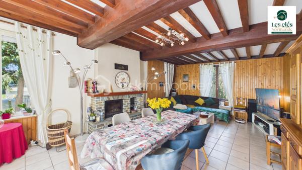 UNE MAISON BOURGEOISE, CINQ CHAMBRES, UN PARC DE PLUS DE 4 000 M²… ET ENCORE DU POTENTIEL !

Marie Morand – Les Clés de la Suisse Normande, l’immobilier dans nos Racines par BSK, vous présente cette élégante maison bourgeoise nichée dans un environnement verdoyant, à seulement 15 minutes des commerces et services de Thury-Harcourt – Le Hom et de Condé-sur-Noireau.

Ici, on retrouve ce que l’on aime dans les maisons de caractère : de beaux volumes, de l’espace pour toute la famille, un grand terrain et cette impression de respirer dès que l’on franchit le portail.

La maison offre surtout un véritable confort de vie avec la possibilité de vivre entièrement de plain-pied.

Au rez-de-chaussée, vous découvrirez un vaste salon lumineux et chaleureux, une cuisine aménagée et équipée, une chambre, une salle d’eau ainsi que des WC indépendants.

À l’étage, un grand palier dessert quatre chambres supplémentaires, une salle de bain et des WC. Chacun pourra donc disposer de son espace : chambres d’enfants, bureau, chambre d’amis, salle de jeux… à vous d’imaginer la suite.

Et si cinq chambres ne suffisaient pas, le grenier aménageable offre encore de belles possibilités : suite parentale, atelier, espace de télétravail ou pièce de loisirs.

À l’extérieur, la propriété s’étend sur un parc arboré de 4 370 m², suffisamment vaste pour profiter pleinement de la nature, recevoir, jardiner ou laisser les enfants courir, sans pour autant s’isoler complètement des commodités.

Une grande dépendance complète l’ensemble. Elle pourra accueillir vos véhicules, votre matériel, un atelier, du stockage ou accompagner un futur projet selon vos besoins.

Cette maison est faite pour vous si vous recherchez :

✨ Le charme et les volumes d’une maison bourgeoise
✨ Une véritable vie de plain-pied
✨ Cinq chambres et encore du potentiel
✨ Un parc arboré de plus de 4 000 m²
✨ Une grande dépendance
✨ Le calme de la campagne à seulement 15 minutes des services

Une propriété familiale, authentique et pleine de possibilités, pour celles et ceux qui rêvent d’espace, de nature et d’une maison dans laquelle écrire une nouvelle histoire.

Vous vous reconnaissez ? Alors cette maison mérite réellement votre visite.

Pour toute demande de rendez-vous, une pièce d’identité en cours de validité sera demandée, conformément aux obligations de vigilance applicables aux professionnels de l’immobilier, notamment dans le cadre de la réglementation TRACFIN. Les données et documents transmis seront traités dans le respect du RGPD.

Afin de préparer une visite cohérente avec votre projet et de vérifier sa faisabilité financière, la présentation d’un plan de financement, d’une attestation de faisabilité ou d’un justificatif de fonds datant de moins de trois mois sera également fortement appréciée.


Pour me joindre efficacement, privilégiez l'envoi d'un SMS, d'un e-mail ou d'un message par Messenger ou WhatsApp. Lorsque je suis en rendez-vous ou sur le terrain, le réseau n'est pas toujours très coopératif… et mon téléphone n'est pas nécessairement à portée de main.

Votre message me permettra d'identifier immédiatement le bien concerné et de vous rappeler personnellement dans les meilleurs délais.

Et parce qu'un projet immobilier peut aussi commencer par une recommandation : pensez à Mareco !

Vous connaissez quelqu'un qui souhaite vendre un bien ? Recommandez-le-moi via Mareco by BSK et soyez récompensé(e) si votre recommandation aboutit à une vente, selon les conditions du programme.

Application disponible sur Google Play et l'App Store.
Mon code de parrainage MARECO : 574646
Cette annonce référence 343738 vous est présentée par votre agent commercial BSK Immobilier MARIE MORAND (EI) immatriculé au RSAC de CAEN (14000) sous le numéro 53772786900027.