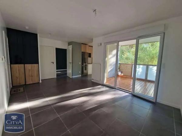 Appartement à louer 2 pièces 41.79m² Fréjus (83600)