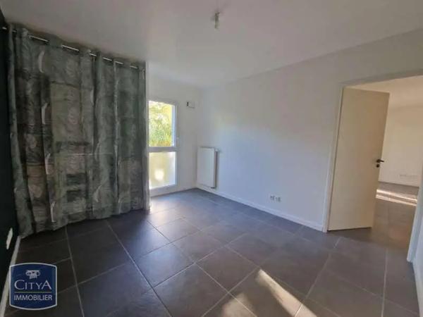 Appartement à louer 2 pièces 41.79m² Fréjus (83600)