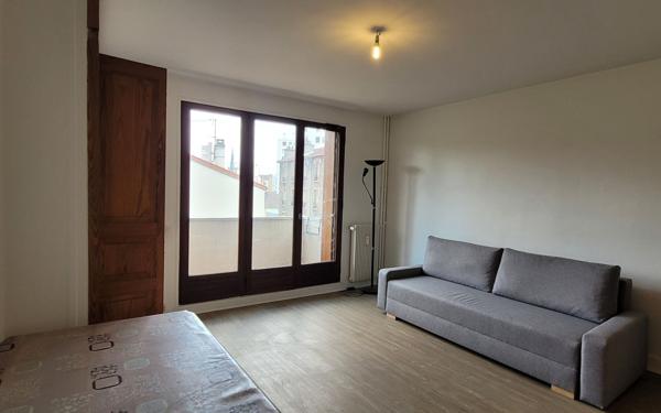Appartement à louer    1 pièce • 28,73 m2 Vanves