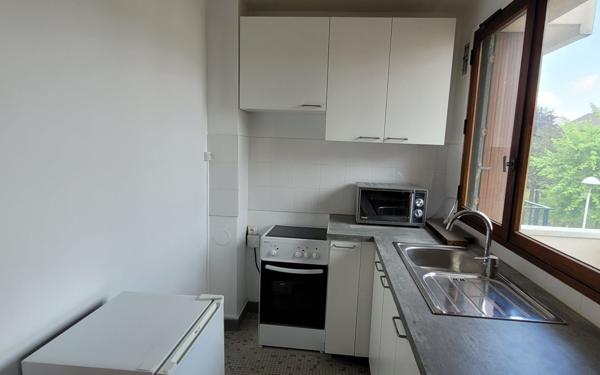 Appartement à louer    1 pièce • 28,73 m2 Vanves