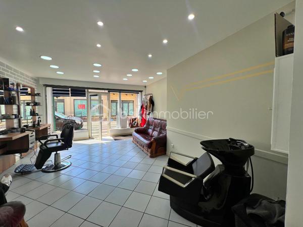 Local d activites de 82 m²