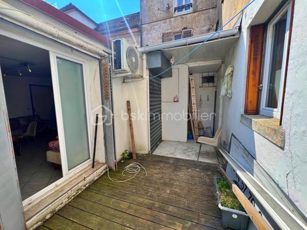 Local d activites de 82 m²