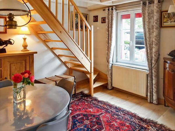 (61270 RAI )  4 km gare. Maison de campagne meublée , 2 chambres, terrain 820 m²