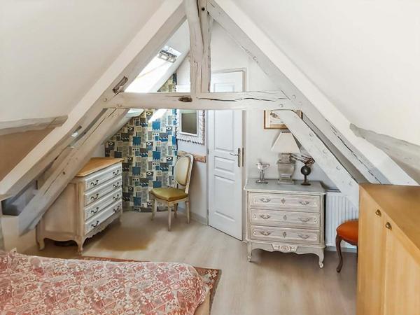 (61270 RAI )  4 km gare. Maison de campagne meublée , 2 chambres, terrain 820 m²