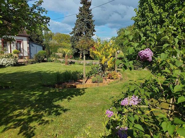 (61270 RAI )  4 km gare. Maison de campagne meublée , 2 chambres, terrain 820 m²