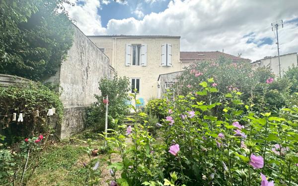 Maison à vendre    3 pièces •  Saintes