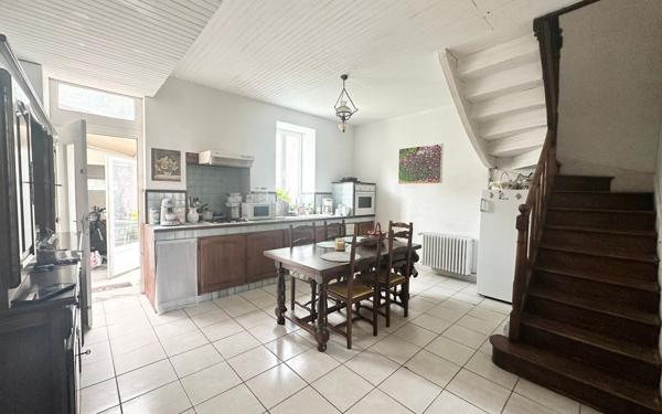 Maison à vendre    3 pièces •  Saintes