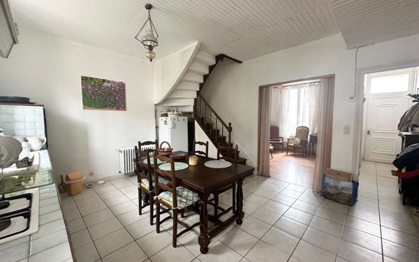 Maison à vendre    3 pièces •  Saintes