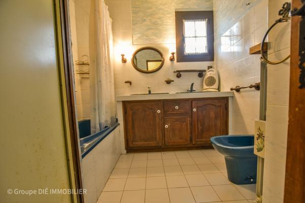 Gujan-Mestras (33470) Villa de plain-pied avec 4 chambres et garage