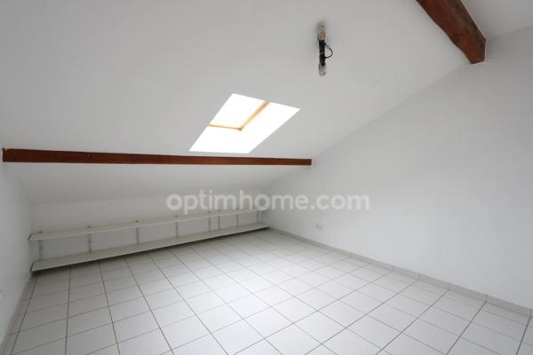 THIONVILLE (OEUTRANGE) - APPARTEMENT 4 PIÈCES DE 80 M² AVEC 2 CHAMBRES ET GARAGE ET JARDIN !