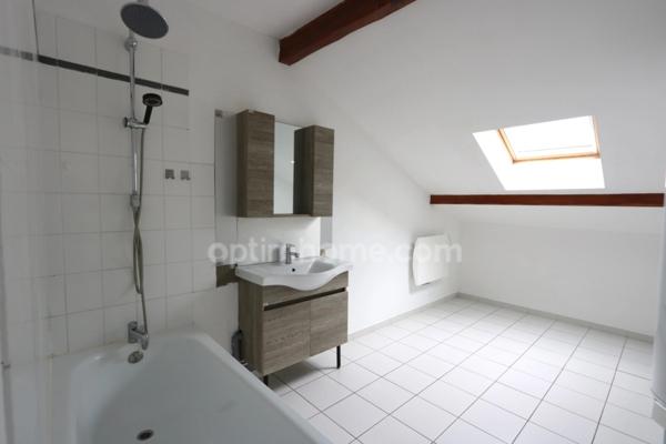 THIONVILLE (OEUTRANGE) - APPARTEMENT 4 PIÈCES DE 80 M² AVEC 2 CHAMBRES ET GARAGE ET JARDIN !