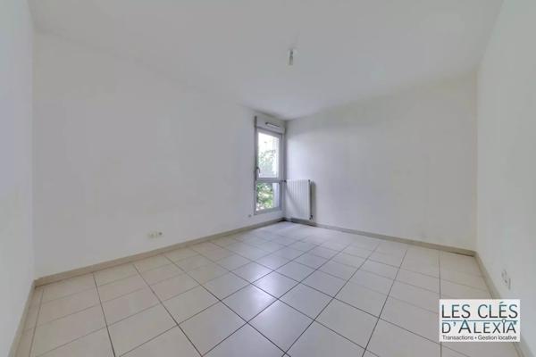 Décines – T3 traversant de 67,48 m²,  terrasse et jardin privatif de 80 m²