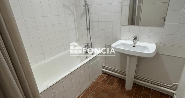 Location Studio 42.11 m² - Niort 79000