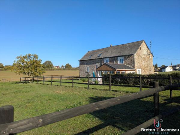 Corps de ferme avec dépendances secteur VAIGES