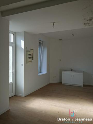 Maison à Champgenéteux