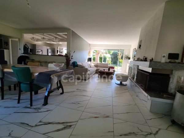 Maison familiale avec piscine, vue dégagée et cadre bucolique – Écoyeux (17770)