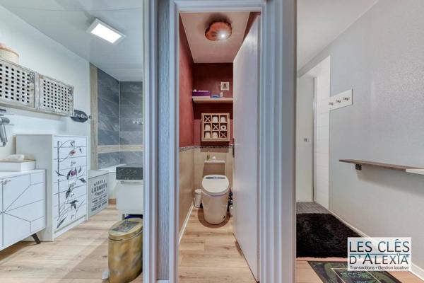 Superbe appartement familial rénové avec balcon filant – Résidence de standing avec parc & tennis