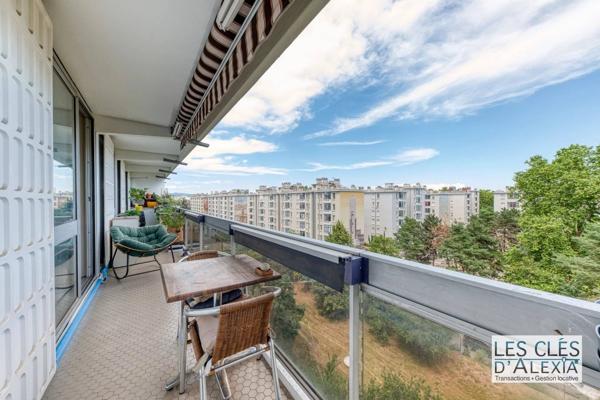 Superbe appartement familial rénové avec balcon filant – Résidence de standing avec parc & tennis