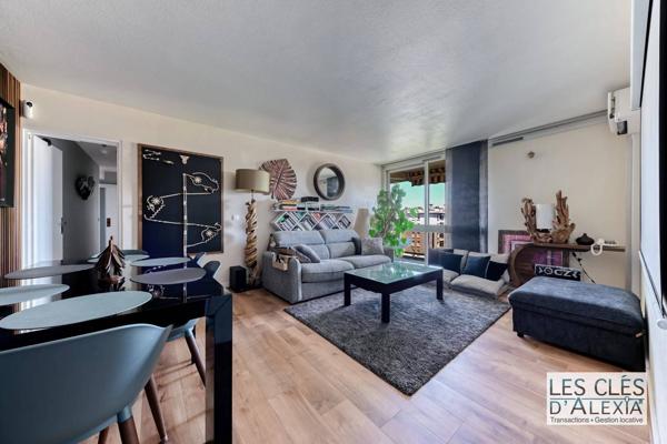 Superbe appartement familial rénové avec balcon filant – Résidence de standing avec parc & tennis