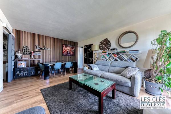 Superbe appartement familial rénové avec balcon filant – Résidence de standing avec parc & tennis