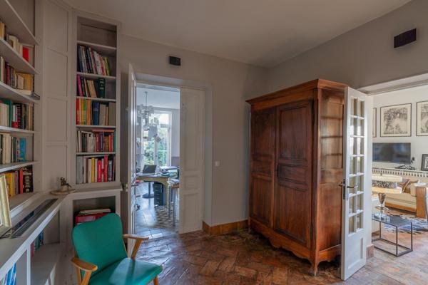 Visan (84820) PROPRIETE - 450 m² sur terrain de 3 400 m² avec piscine