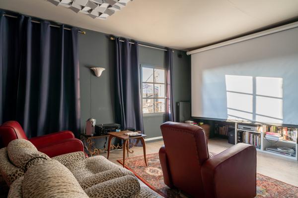 Visan (84820) PROPRIETE - 450 m² sur terrain de 3 400 m² avec piscine