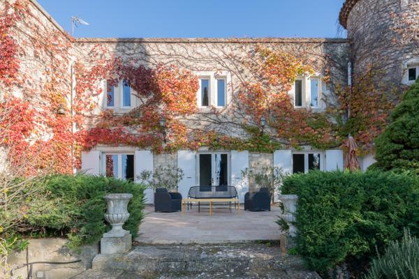 Visan (84820) PROPRIETE - 450 m² sur terrain de 3 400 m² avec piscine