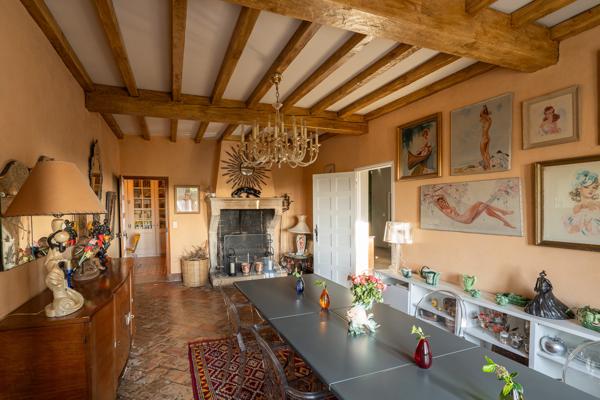 Visan (84820) PROPRIETE - 450 m² sur terrain de 3 400 m² avec piscine