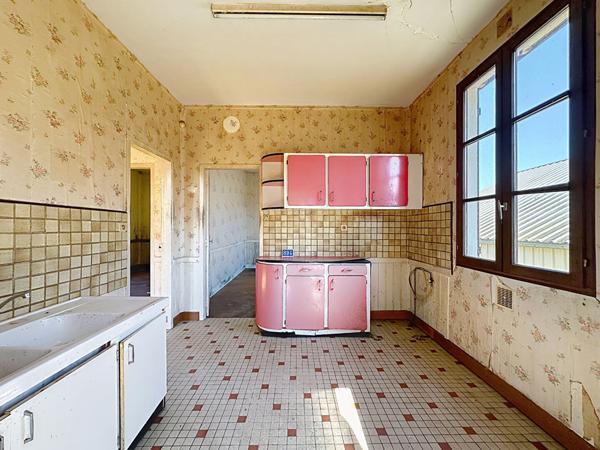 Maison à rénover à Vernoil Le Fourrier