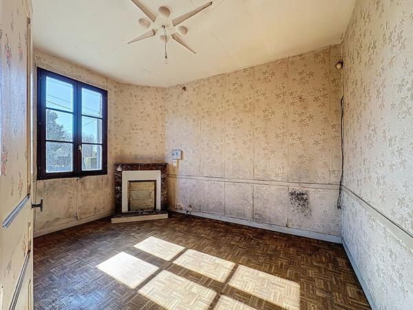 Maison à rénover à Vernoil Le Fourrier