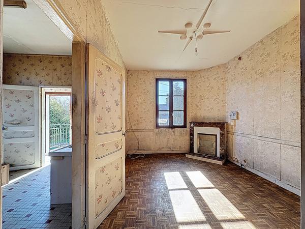 Maison à rénover à Vernoil Le Fourrier