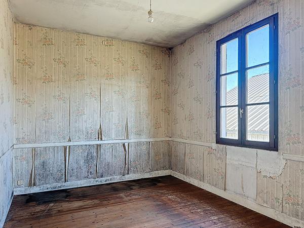 Maison à rénover à Vernoil Le Fourrier