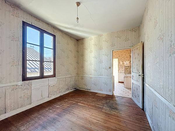 Maison à rénover à Vernoil Le Fourrier