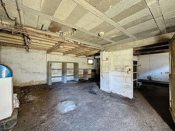 Maison à rénover à Vernoil Le Fourrier