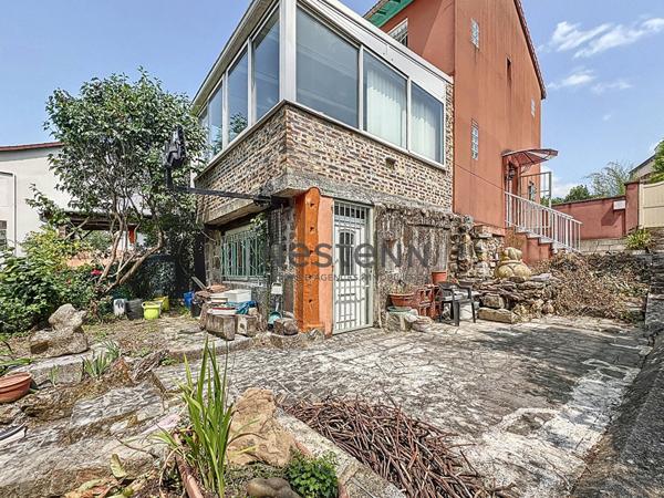 Maison individuelle Villeneuve Saint Georges 4 pièces sous-sol total.