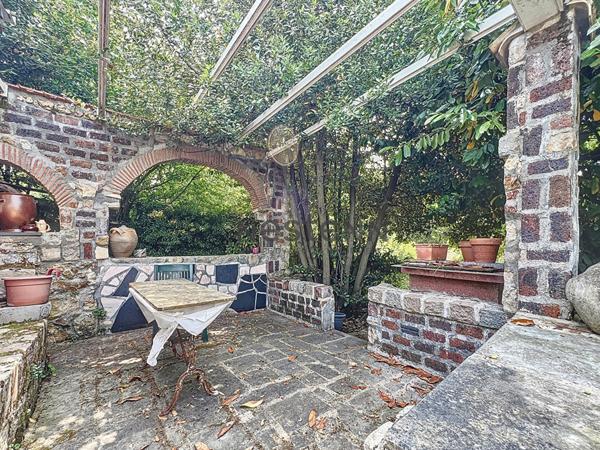 Maison individuelle Villeneuve Saint Georges 4 pièces sous-sol total.