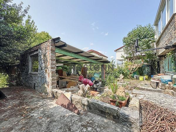 Maison individuelle Villeneuve Saint Georges 4 pièces sous-sol total.