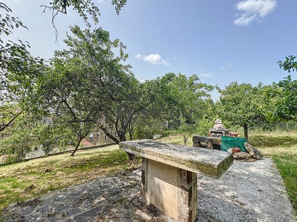 Maison individuelle Villeneuve Saint Georges 4 pièces sous-sol total.